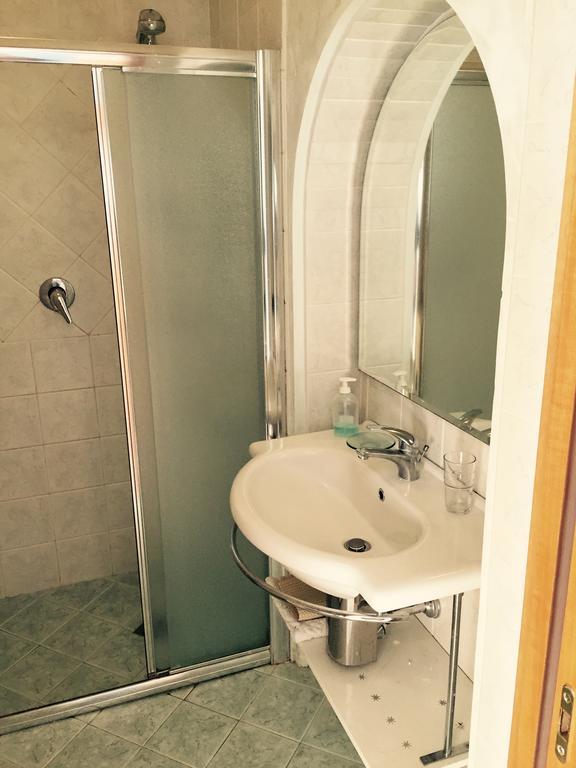 Ai Colli B&B Salò Oda fotoğraf